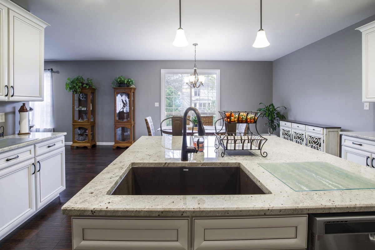 Spruce Up Your Space with a Contemporary Chic Décor